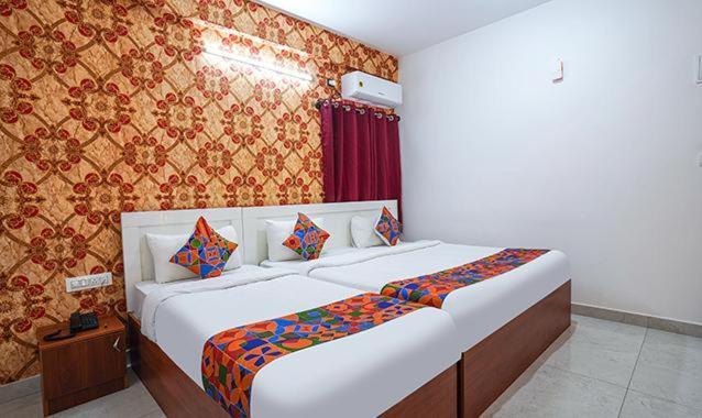 Hotel Royal Platinum Bangalore Exterior photo